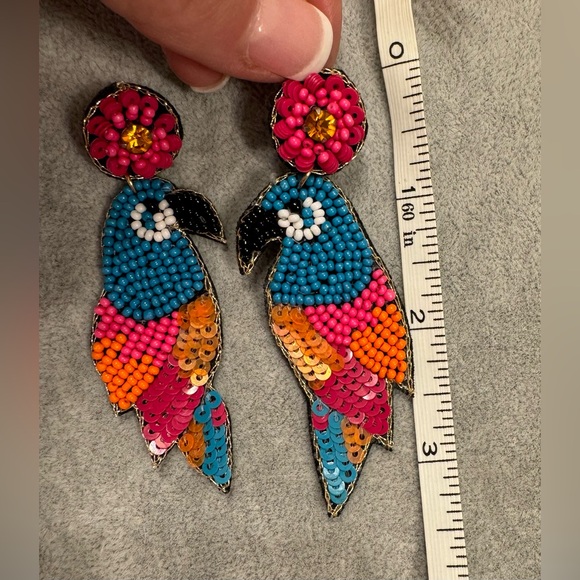 🦜Parrot bead and sequins statement earrings - Picture 4 of 4